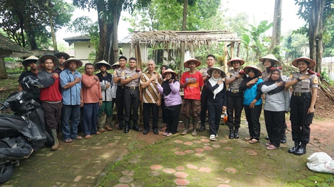 Menembus Lingkar Kemiskinan dari Balik Barisan Taruna Akpol